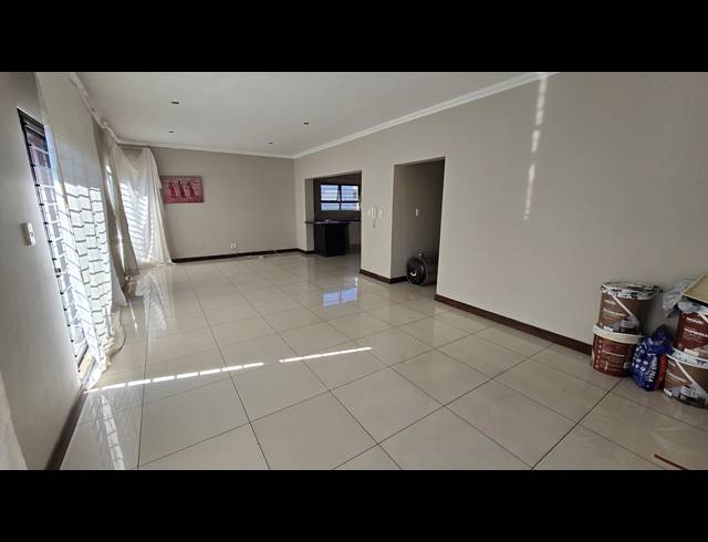 12 BEDROOM FREEHOLD FOR SALE IN WINCHESTER HILLS